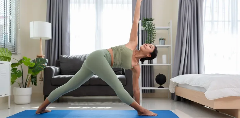 ท่าโยคะเบื้องต้น ท่าสามเหลี่ยม (Triangle Pose - Trikonasana)