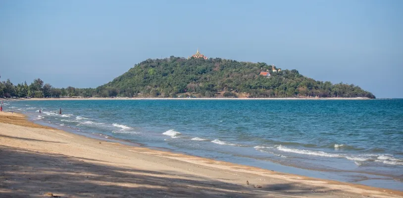 ที่เที่ยวหน้าร้อน หาดบ้านกรูด ประจวบคีรีขันธ์