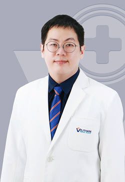 นพ.วรพงศ์
