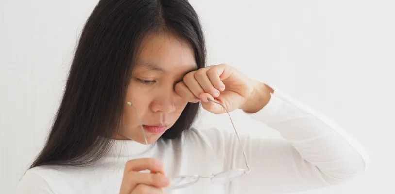 ตากระตุกข้างขวา-ซ้าย ความหมายตามความเชื่อไทยโบราณ  ลางดีหรือลางร้าย?