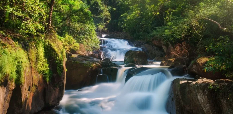 ที่เที่ยวหน้าร้อนที่ไหนดี น้ำตกนางรอง นครนายก